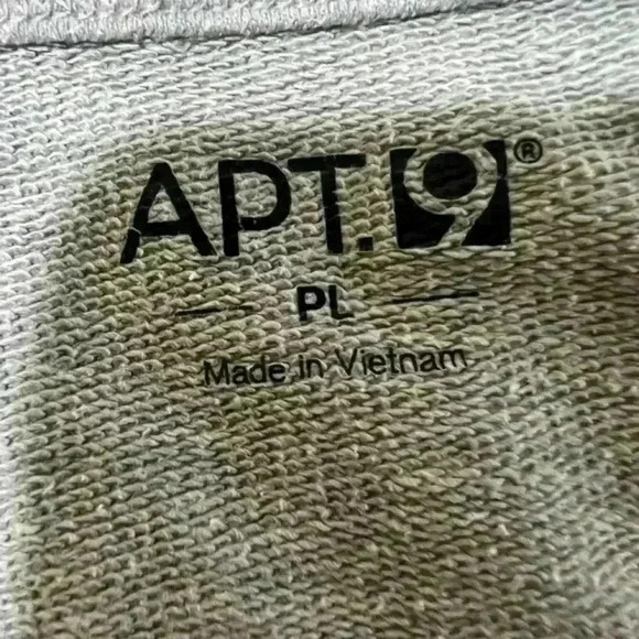 Apt 9 women's size PL sweatshirt top gray color‎ long sleeve scoop neck studded - Picture 2 of 5